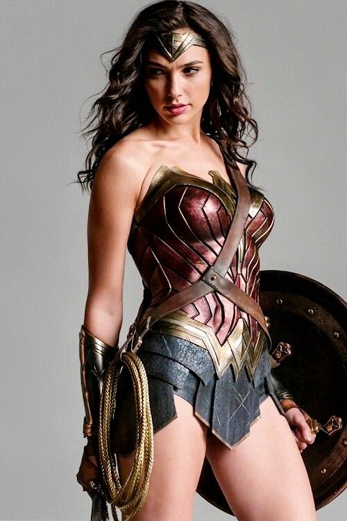 gal-gadot-real-life-soldier-model-and-wonder-woman-photos-trailers7.jpg